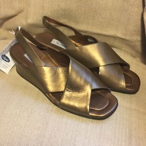 Rockport gold wedges
